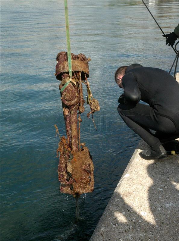 Rijeka: Iz mora izvučeni ostaci torpeda