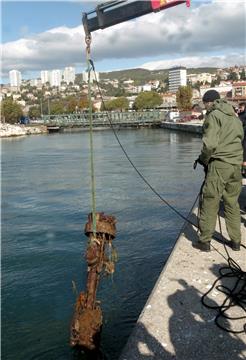 Rijeka: Iz mora izvučeni ostaci torpeda