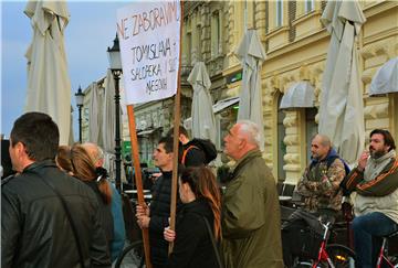 IZBJEGLICE-Slavonski Brod: prosvjed zbog izgradnje izbjegličkog kampa