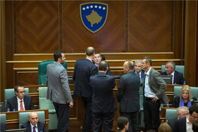 KOSOVO PARLIAMENT TEAR GAS