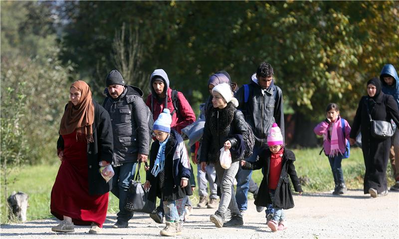 IZBJEGLICE, novi vlak sa 2000 izbjeglica ušao u Sloveniju