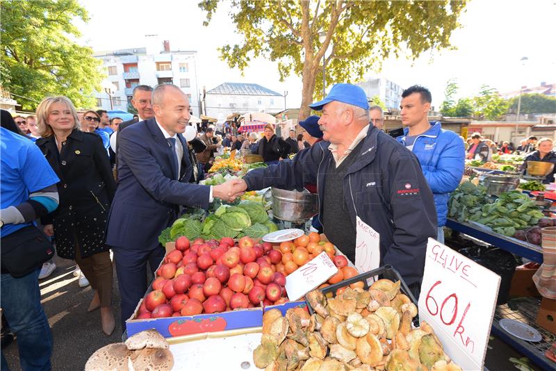 IZBORI 2015. Krstičević: Hrvatsku ne treba dijeliti na crvene i crne nego na one koji znaju i ne znaju