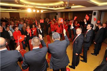 IZBORI 2015. HDSSB: nećemo ući u vladu u kojoj će sjediti SDSS