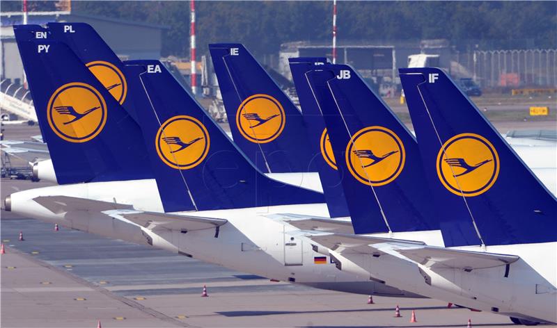 FILE GERMANY ECONOMY LUFTHANSA