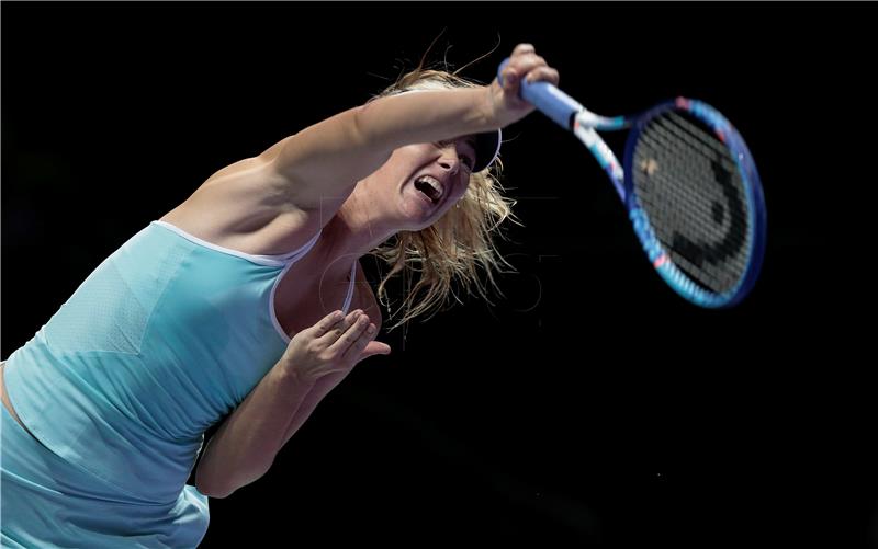 WTA Championships: Šarapova povukla Radwansku u polufinale