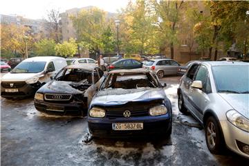 Četiri automobila oštećena u požaru na zagrebačkim Srednjacima