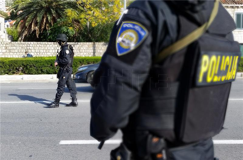 "Duge cijevi" na ulicama Dubrovnika