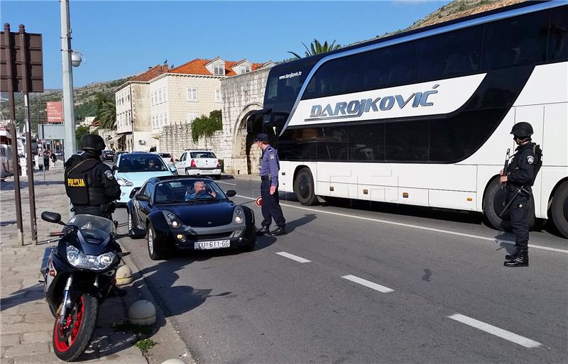 "Duge cijevi" na ulicama Dubrovnika