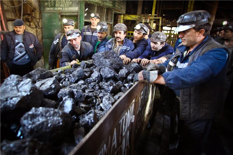 ROMANIA ECONOMY COAL MINE CLOSING