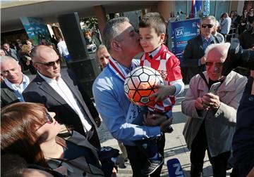 IZBORI 2015. - Karamarko u Šibeniku: Zemlju ne može voditi onaj tko je ne voli