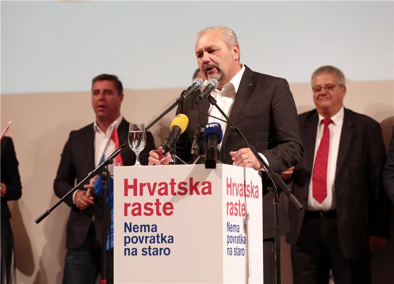 IZBORI 2015. Koalicija 'Hrvatska raste' održala predizborni skup u Šibeniku