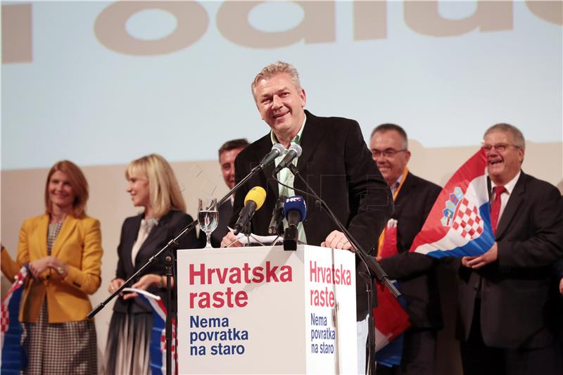 IZBORI 2015. Koalicija 'Hrvatska raste' održala predizborni skup u Šibeniku