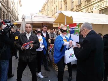 IZBORI 2015. Koalicija Rada i solidarnosti družila se s građanima na zagrebačkom Cvjetnom trgu