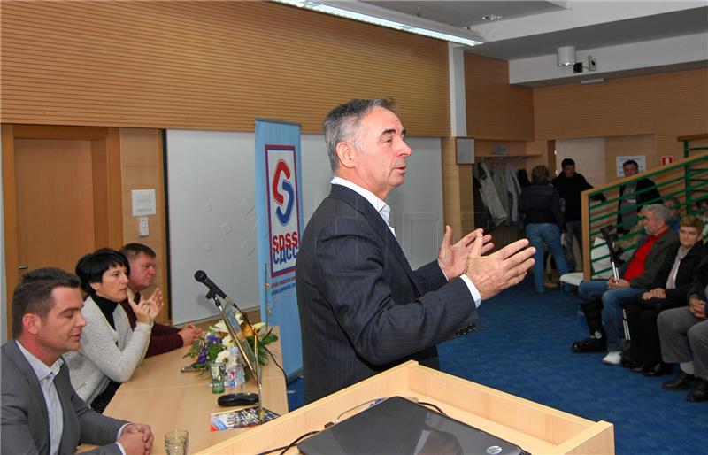 IZBORI 2015. Karlovac: Predizborni skup SDSS-a