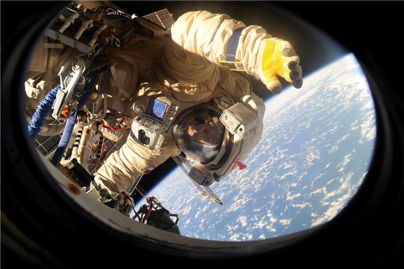 SPACE ISS COSMONAUTS SPACEWALK