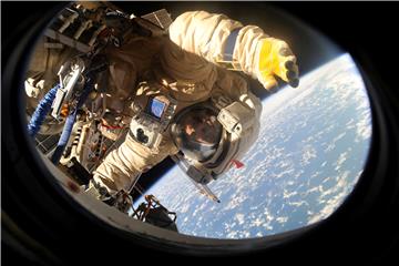 SPACE ISS COSMONAUTS SPACEWALK