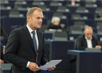 Tusk sazvao neformalni summit EU-a o migrantskoj krizi, traži očuvanje Schengena