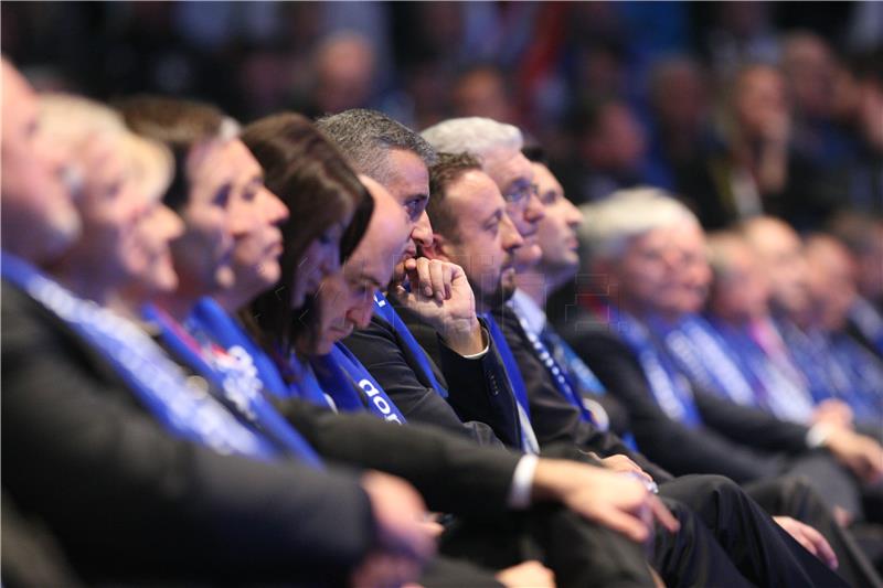 IZBORI 2015.  Završni predizborni skup Domoljubne koalicije u Areni Zagreb