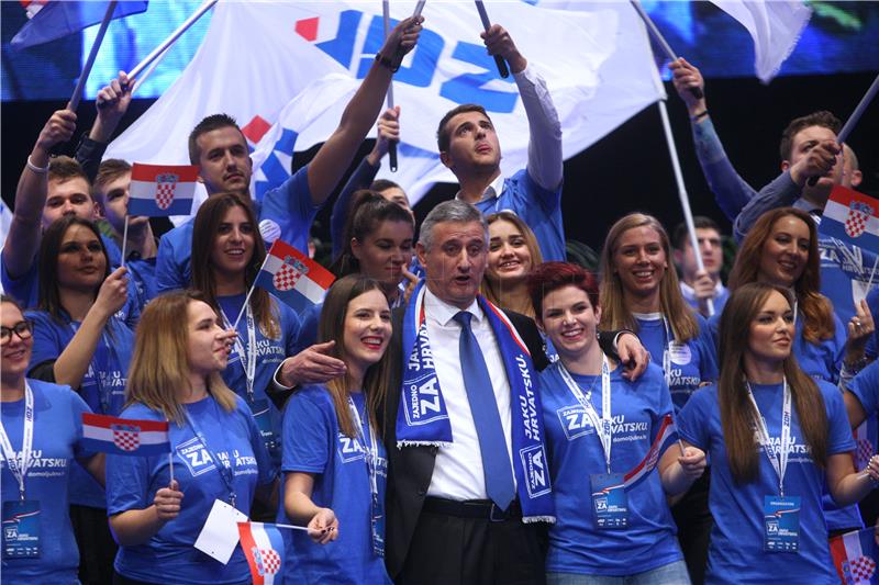 IZBORI 2015.  Završni predizborni skup Domoljubne koalicije u Areni Zagreb