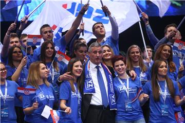 IZBORI 2015.  Završni predizborni skup Domoljubne koalicije u Areni Zagreb