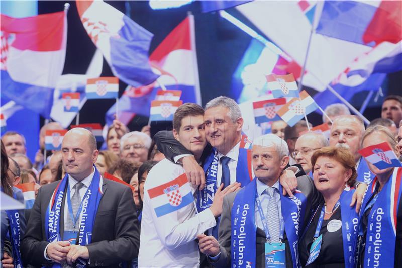 IZBORI 2015.  Završni predizborni skup Domoljubne koalicije u Areni Zagreb