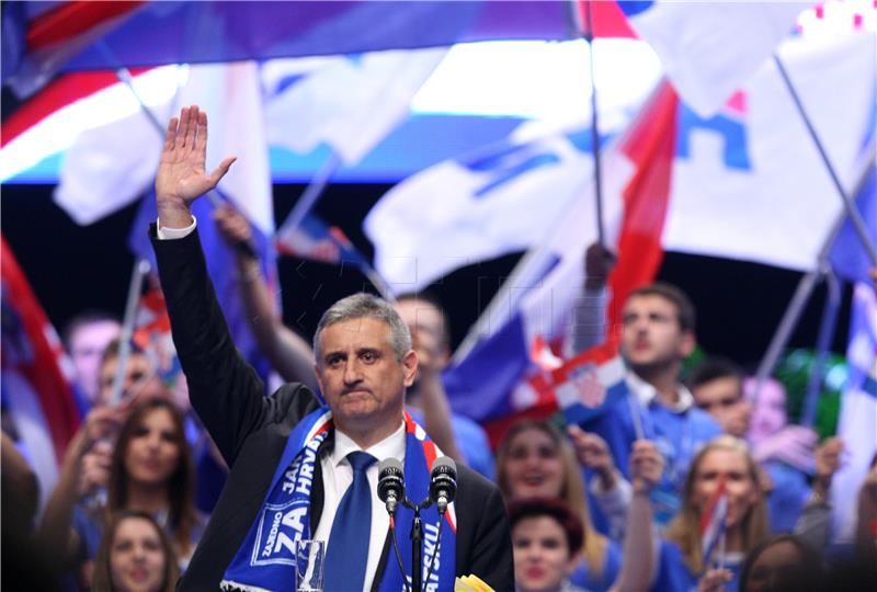 IZBORI 2015.Karamarko: Volio bih vidjeti hrvatsku ljevicu i desnicu na jednoj liniji