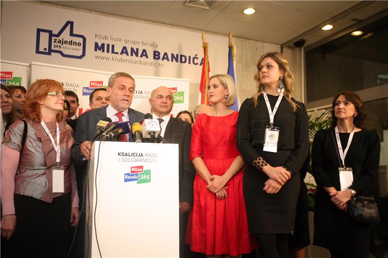 Doček prvih izbornih rezultata u stožeru Stranke rada i solidarnosti - Bandić Milan 365