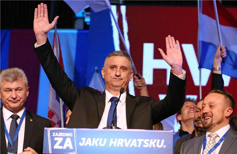 IZBORI 2015. Karamarko proglasio pobjedu