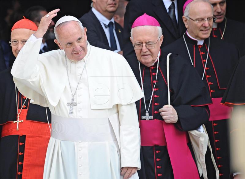 Papa: Bože, čuvaj Crkvu od novca i moći