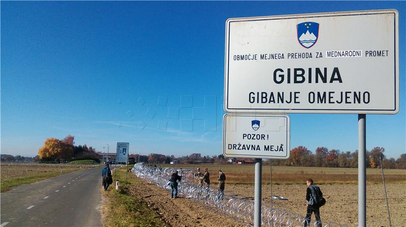 Bodljikavu žicu prema Hrvatskoj slovenska vojska postavlja kod prijelaza Gibina - Bukovje