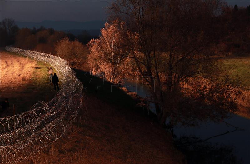 Slovenija postavila žičanu ogradu prema Hrvatskoj