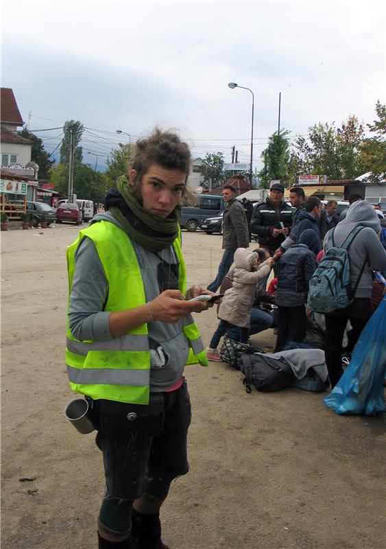 IZBJEGLICE REPORTAŽA Preševski svijet izbjeglica, policije, volontera i prosjaka