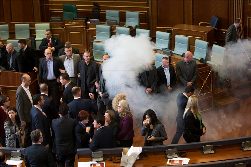 KOSOVO PARLIAMENT TEAR GAS