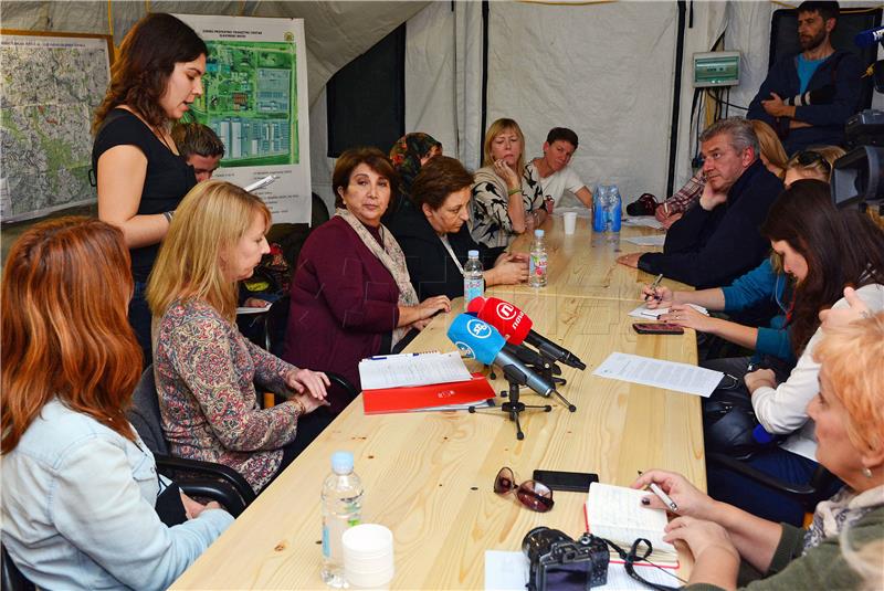 Nobelovke u posjetu izbjegličkom centru u Slavonskom Brodu