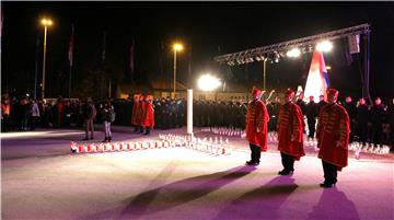 "I reći ću vam samo još jednu stvar, zapamtite Vukovar" - u Zagrebu svijeće za žrtvu Vukovara 