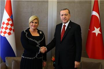 Grabar-Kitarović održala radni sastanak s Erdoganom 