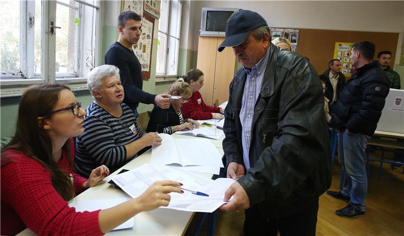 IZBORI 2015. Doznačeni novci za isplatu naknada biračkim odborima