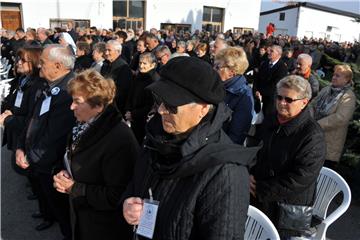 VUKOVAR Sjećanje na žrtve u logoru u Veleprometu