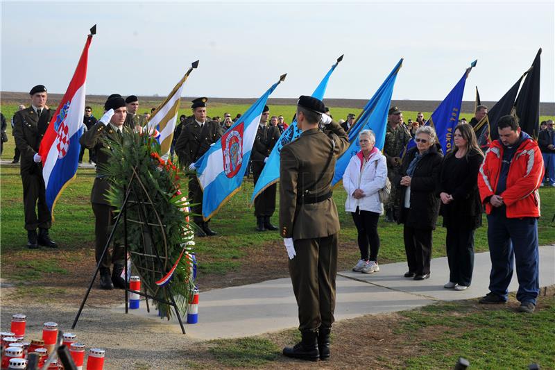 VUKOVAR Na Ovčari komemoracija u povodu 24. obljetnice ubojstva 200 ranjenika i civila