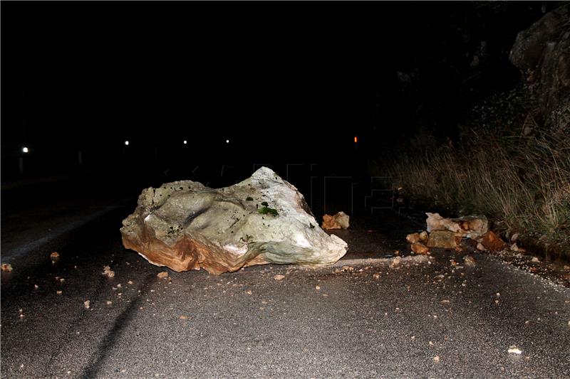 Odron stijena na državnoj cesti Makarska –Vrgorac