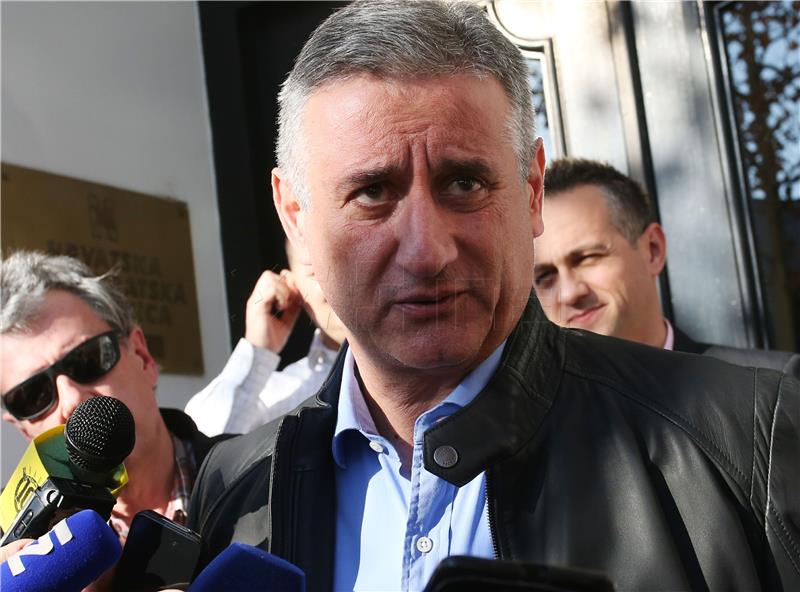 IZBORI Karamarko: Vlada SDP-a, HDZ-a i Mosta nije dobra ideja, a Kalmeta bi trebao dati ostavku ako ga optuže