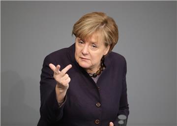 Merkel u Bundestagu zatražila solidarnu europsku raspodjelu izbjeglica  