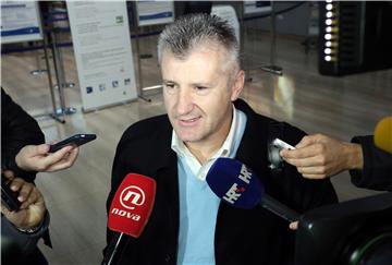  Davor  Šuker čestitao izborniku Čačiću 