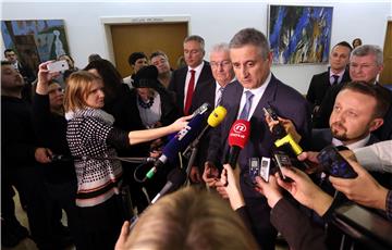 Karamarko: Imamo jako puno vjerodostojnih potpisa