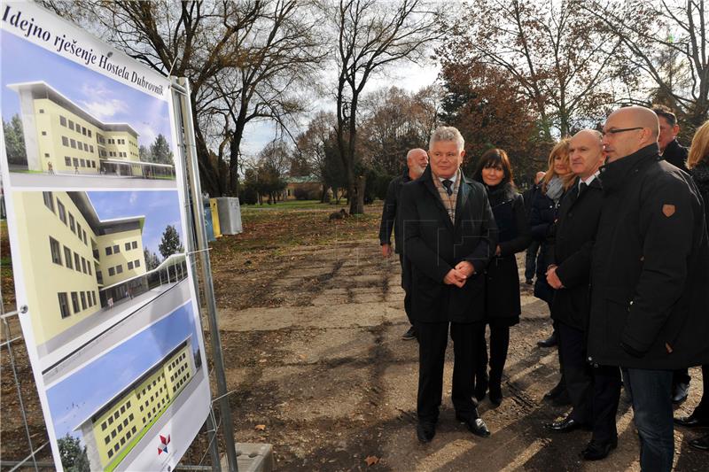 Vukovar: Otvoreni radovi na hostelu Dubrovnik i uručena donacija grada Dubrovnika Memorijalnom centru Domovinskog rata