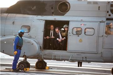 Hollande na francuskom nosaču zrakoplova u sirijskim vodama