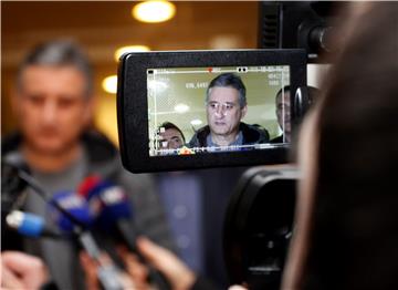  Karamarko i Petrov:  HDZ na sastanku s Mostom u ponedjeljak (kraća)   