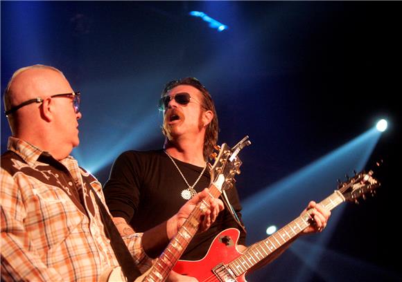 Eagles of Death Metal svirat će u Parizu s U2