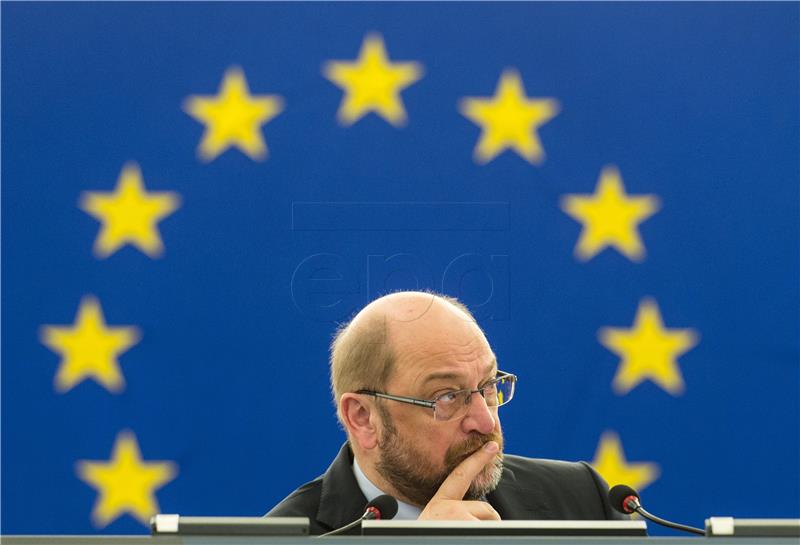 Njemačka: Schulz kritizira sporo rješavanje zahtjeva za azilom