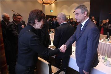 Most, SDP i HDZ počeli sastanak u Esplanadi